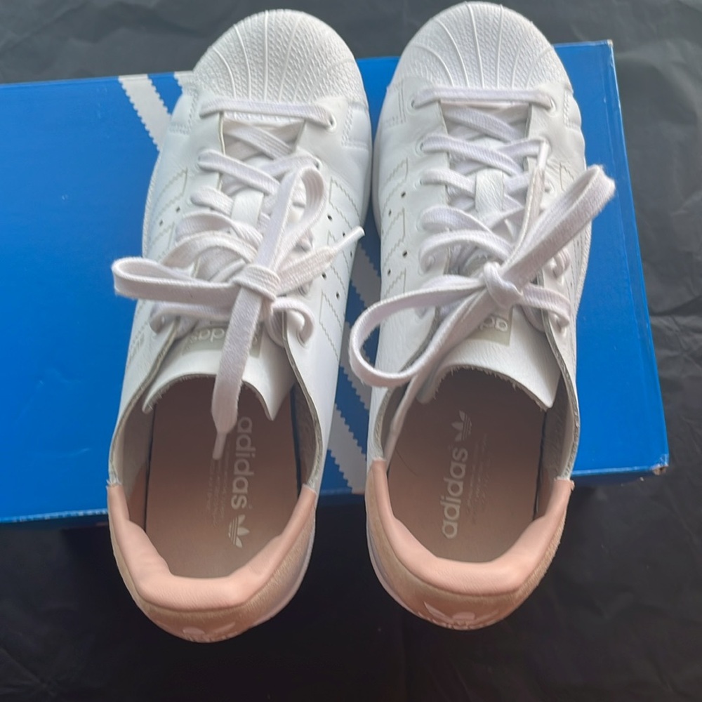 Adidas superstar sneakers women size 5us in excellent condition - Picture 3 of 6